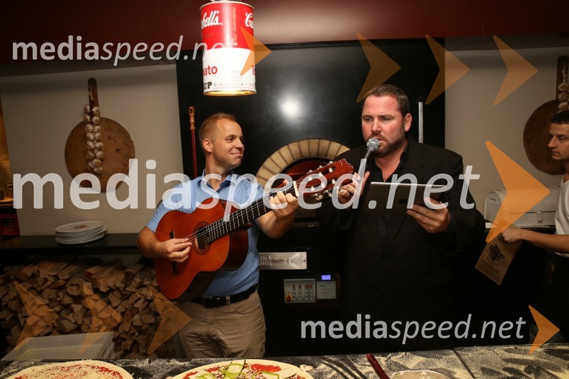  Martin Sušnik, operni solist;  Jaki Jurgec, operni solistSeviljski brivec peče pico