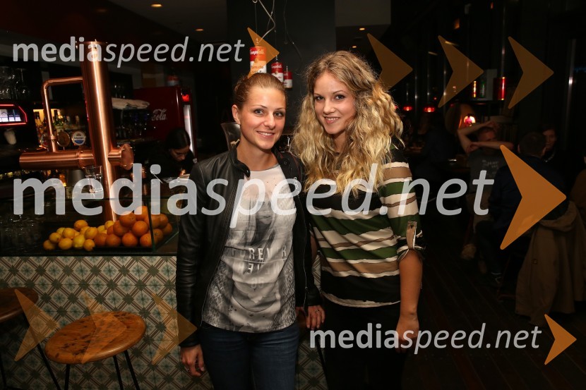  Nuša Hedžet, marketing, restavracija in vinoteka Rožmarin;  Vita KolarSeviljski brivec peče pico