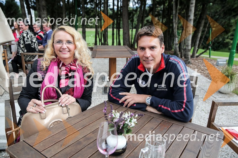  Ljudmila Bogataj, marketing Audi, Porsche Slovenija;  Vasja  Potočnik, vodja prodaje znamke Porsche pri podjetju Porsche Slovenija d.o.o.Golf turnir z Bojanom Križajem 2015