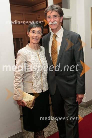 dr. Jasna Čuk, pediatrinja;  Jožko  Čuk, nekdanji direktor SNG Nova GoricaEvropa, premiera predstave Vinka Möderndorferja