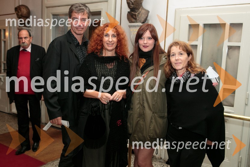  Andrej  Stražišar, scenograf;  Vita Mavrič, šansonjerka;  ... ;  ... Evropa, premiera predstave Vinka Möderndorferja