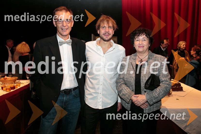   Igor  Samobor, igralec, ravnatelj SNG Drama Ljubljana;  Aljaž Jovanović, igralec; mag. Julijana Bizjak Mlakar, ministrica za kulturoEvropa, premiera predstave Vinka Möderndorferja