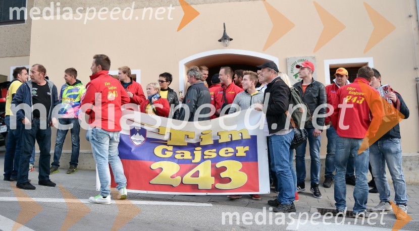 Navijači Tima Gajserja iz Bele krajineSprejem Tima Gajserja, svetovnega prvaka v motokrosu