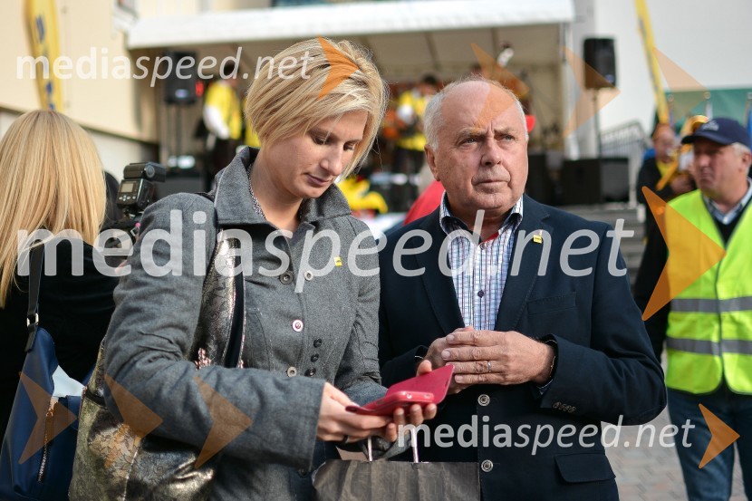  ... ;  Anton Breznik, predsednik AMZSSprejem Tima Gajserja, svetovnega prvaka v motokrosu