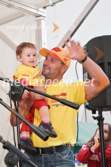  Neja Gajser, sestra Tima Gajserja;  Bogomir Gajser, motokrosist (Motocross-Ski Gajser team)Sprejem Tima Gajserja, svetovnega prvaka v motokrosu