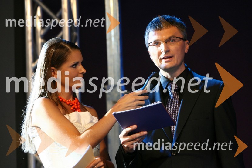 Bernarda Žarn, povezovalka prireditve in Franci Pliberšek, generalni direktor in lastnik podjetja MIK CeljeOtvoritev novih poslovnih prostorov podjetja MIK Celje v Vojniku