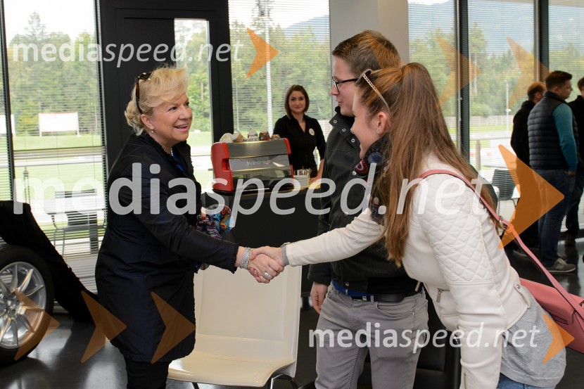  Sabrina Pečelin, vodja odnosov z javnostmi pri Porsche Slovenija d.o.o.;  ... Porsche Road tour