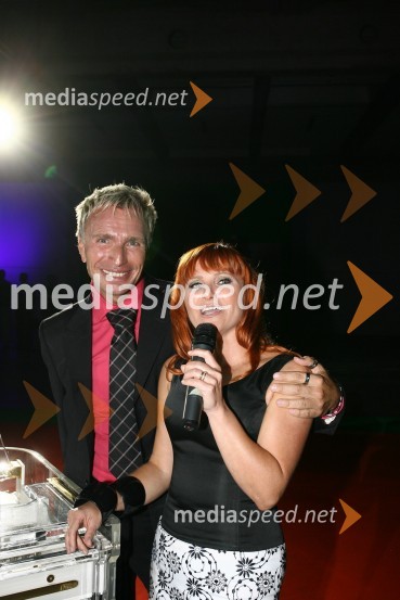 Igor Jelen, lastnik plesnega studia Igen in Nuša Derenda, pevkaOtvoritev novih poslovnih prostorov podjetja MIK Celje v Vojniku