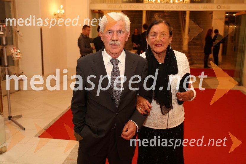  Branko Bezjak, nekdanji direktor, Swaty;  Dunja BezjakSeviljski brivec, premiera opere