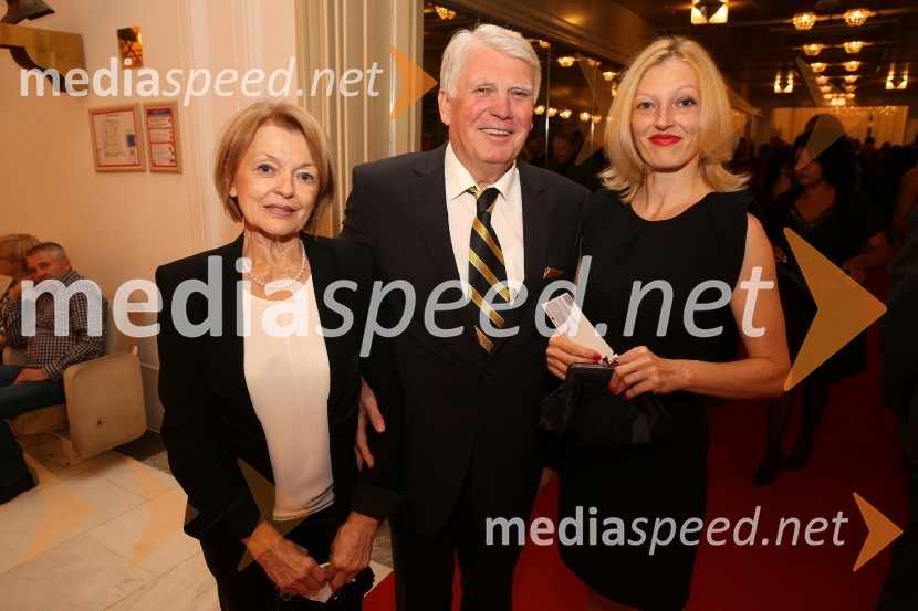  Pavla Tetičkovič; prim. prof. dr. Erih Tetičkovič, nevrolog, Oddelek za nevrološke bolezni UKC Maribor;  ... Seviljski brivec, premiera opere