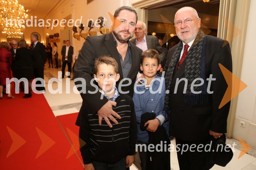 sin Jan Jurgec;  Jaki Jurgec, operni solist;  Jaša Jurgec;  Stane Jurgec, nekdanji umetniški vodja Opere in baleta SNG MariborSeviljski brivec, premiera opere