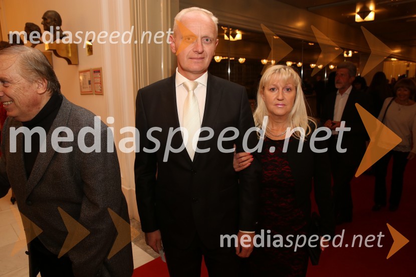  Danilo Burnač, direktor podjetja Mariborski Vodovod;  Marija BurnačSeviljski brivec, premiera opere