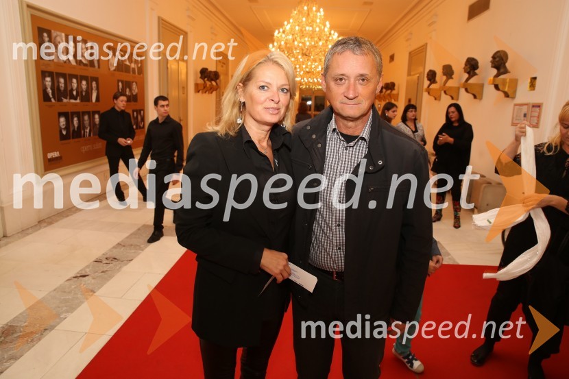  Bernarda Lesjak ; prof. dr. Dušan  Lesjak, univerzitetni profesorSeviljski brivec, premiera opere