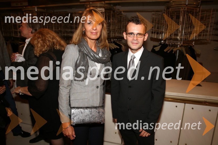  Živa Emeršič, RTV Slovenija;  Alan Kavčič, predstavnik za odnose z javnostmi SNG MariborSeviljski brivec, premiera opere