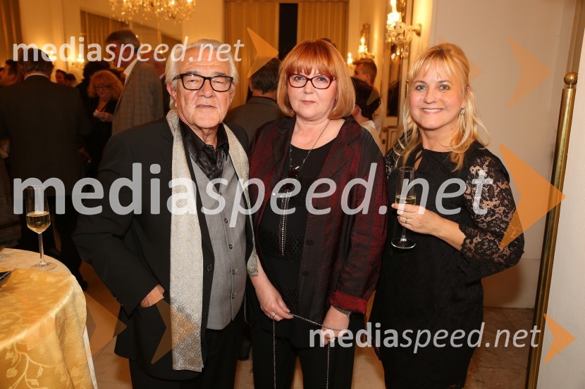  Slavko Deržek, profesor francoskega jezika;  Carmen Deržek, profesorica francoskega jezika;  Andreja Zakonjšek Krt, operna pevkaSeviljski brivec, premiera opere