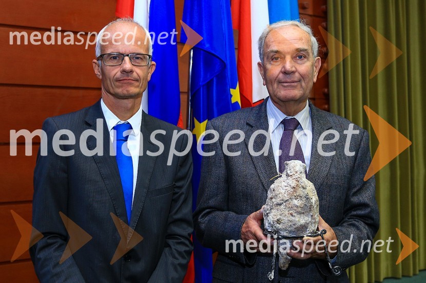 prof. dr. Miroslav Premrov, dekan, Fakulteta za gradbeništvo, Univerza v Mariboru;  ... 20. obletnica Fakultete za gradbeništvo, prometno inženirstvo in arhitekturo Maribor