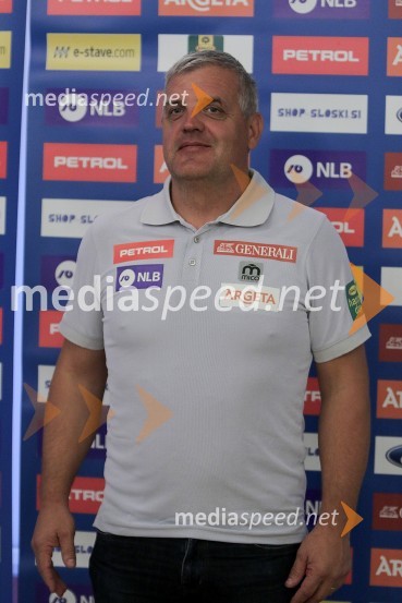  Denis  Šteharnik,  trenerPredstavitev smučarskih reprezentanc