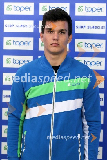  Nel Oštir , smučar prostega slogaPredstavitev smučarskih reprezentanc