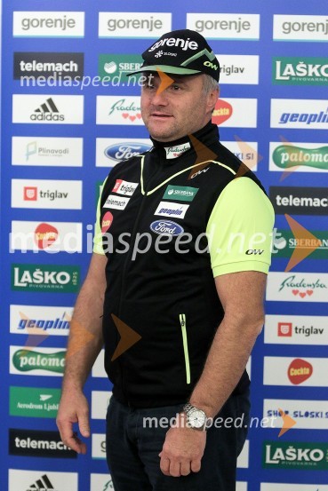  Marko Gracer, vodja slovenske ekipe v smučarskem teku Predstavitev smučarskih reprezentanc
