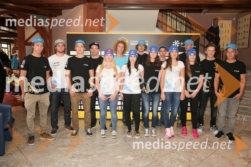 Ekipa deskarjev na sneguPredstavitev smučarskih reprezentanc