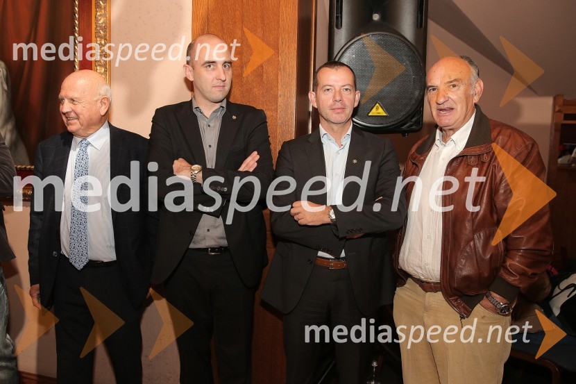  ... ;  ... ;  Enzo Smrekar, višji izvršni direktor in član uprave Droga Kolinska d.d., predsednik Smučarske zveze Slovenije;  ... Predstavitev smučarskih reprezentanc