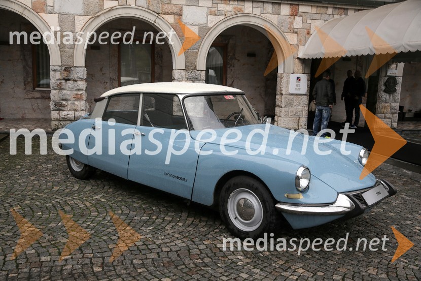 Vozilo DSNovinarska konferenca ob 60.obletnici avtomobila DS iz leta 1955
