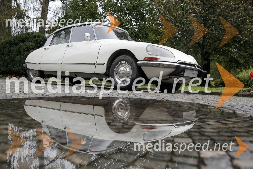 Vozilo DSNovinarska konferenca ob 60.obletnici avtomobila DS iz leta 1955