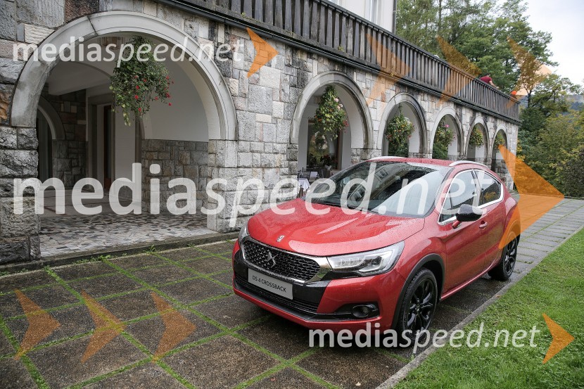 Vozilo DSNovinarska konferenca ob 60.obletnici avtomobila DS iz leta 1955