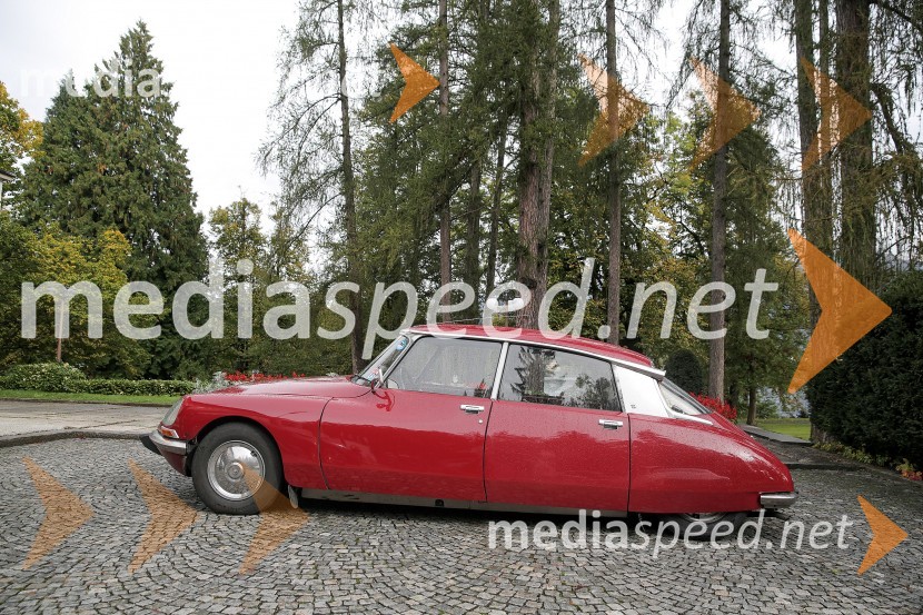 Vozilo DSNovinarska konferenca ob 60.obletnici avtomobila DS iz leta 1955