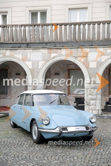 Vozilo DSNovinarska konferenca ob 60.obletnici avtomobila DS iz leta 1955