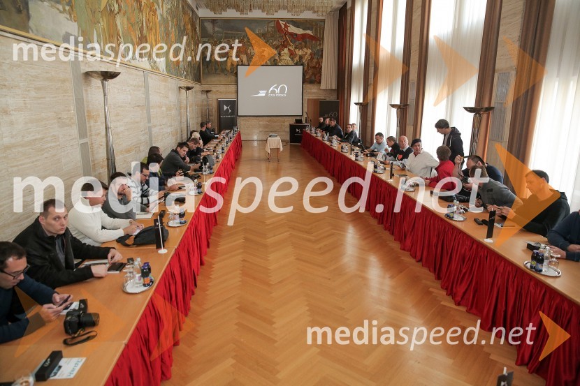 Novinarska konferenca ob 60.obletnici avtomobila DS iz leta 1955