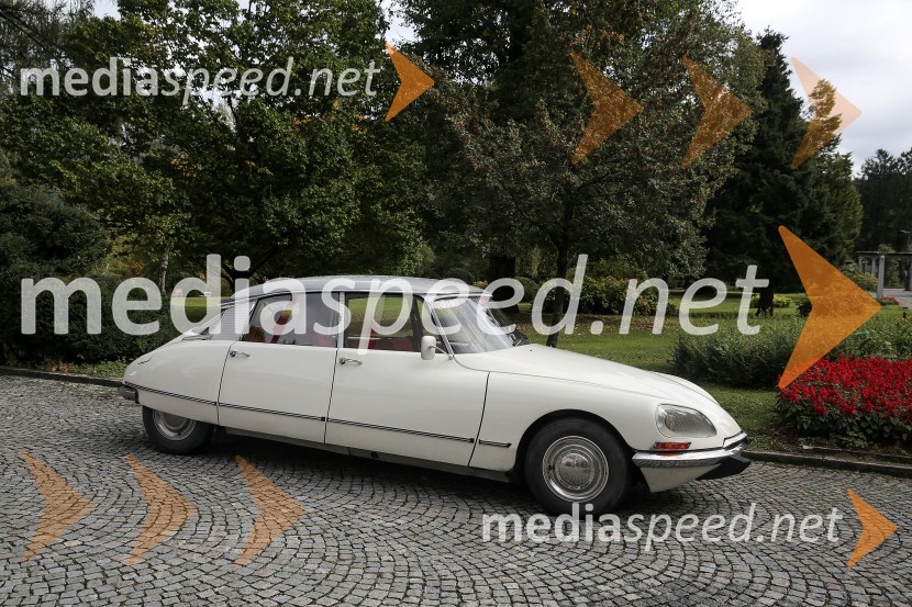 Vozilo DSNovinarska konferenca ob 60.obletnici avtomobila DS iz leta 1955