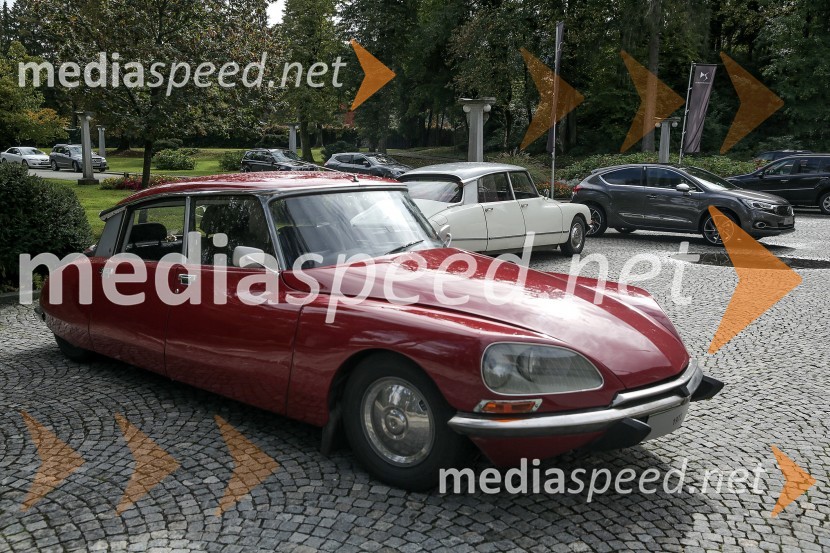 Vozilo DSNovinarska konferenca ob 60.obletnici avtomobila DS iz leta 1955