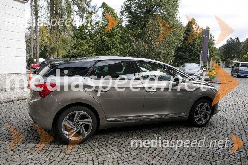 Vozilo DSNovinarska konferenca ob 60.obletnici avtomobila DS iz leta 1955