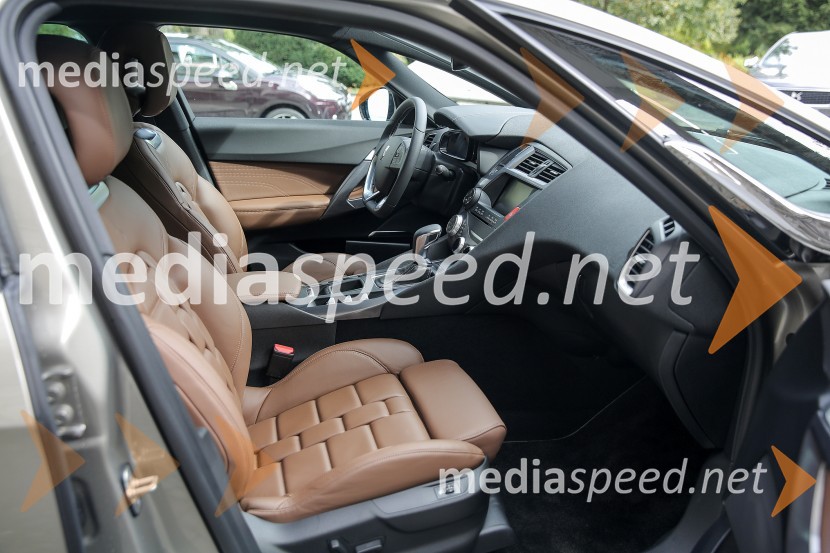 Vozilo DSNovinarska konferenca ob 60.obletnici avtomobila DS iz leta 1955