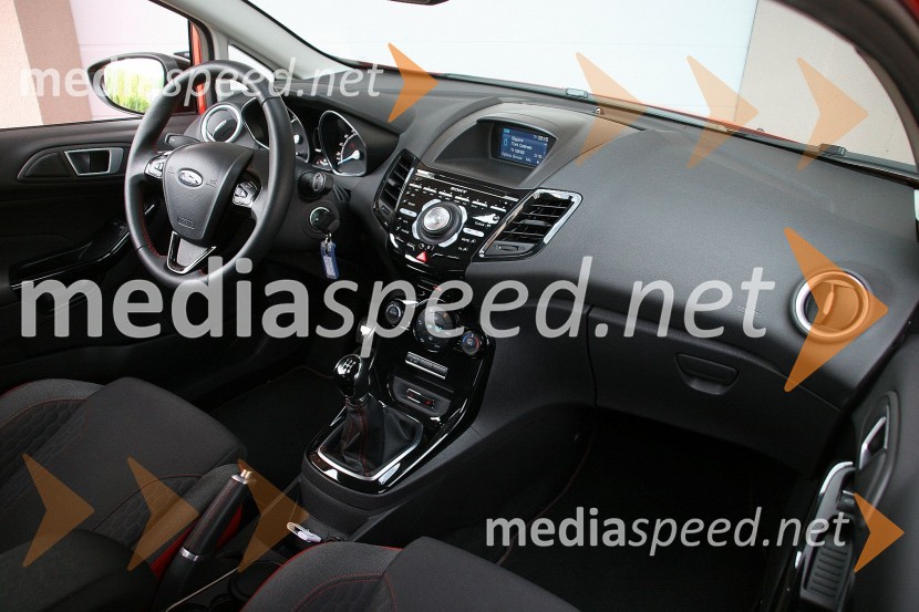Ford Fiesta 1.0 EcoBoost Red Edition, notranjostFord Fiesta 1.0 EcoBoost Red Edition, mediaspeed test