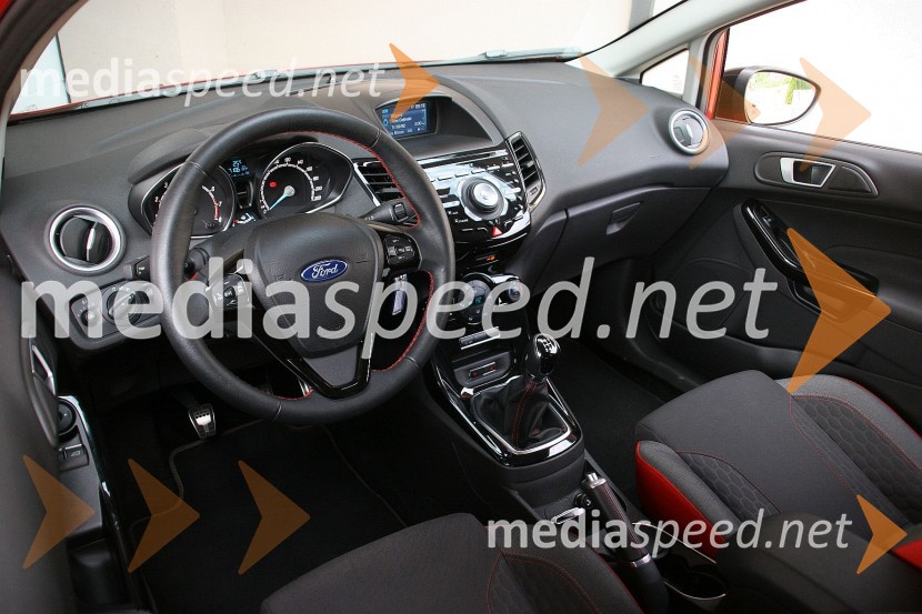 Ford Fiesta 1.0 EcoBoost Red Edition, notranjostFord Fiesta 1.0 EcoBoost Red Edition, mediaspeed test