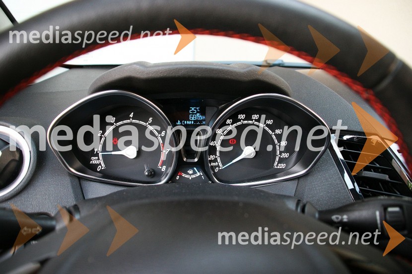 Ford Fiesta 1.0 EcoBoost Red Edition, merilniki so v asimetričnih tubahFord Fiesta 1.0 EcoBoost Red Edition, mediaspeed test