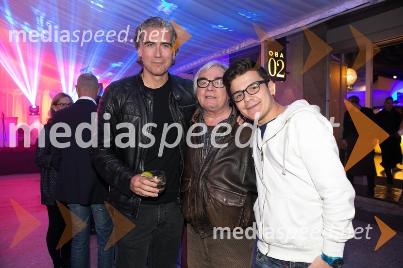  Jan Plestenjak, pevec;  Lado  Leskovar, pevec in ambasador Unicef;  Martin LeskovarSoba 102 praznovala 1. rojstni dan