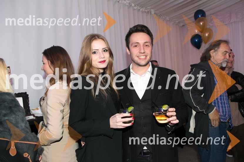  Hana  Brvar;  Alex Volasko, pevecSoba 102 praznovala 1. rojstni dan