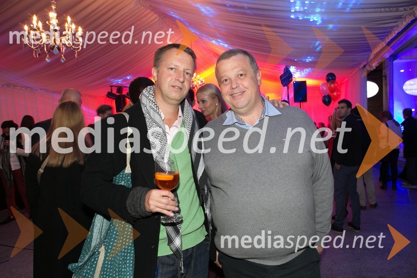  Marko  Gabrijelčič , kuhar;  Urban Demšar   , kuharSoba 102 praznovala 1. rojstni dan