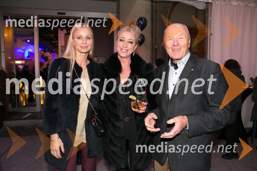  Petja Zupančič, arhitektka;  Tadeja   Matjaž ;  Božo Dimnik, lobist in poslovnež, častni konzul HrvaškeSoba 102 praznovala 1. rojstni dan