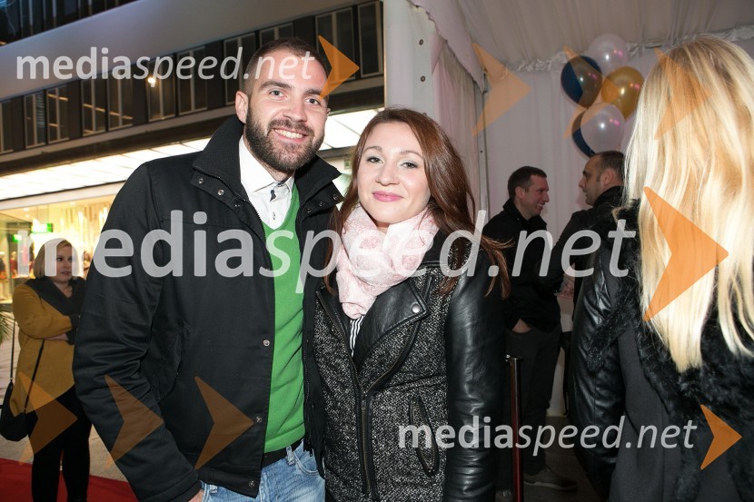  Denis Malačič, novinar in radijski voditelj;  Lucija Sirk Soba 102 praznovala 1. rojstni dan