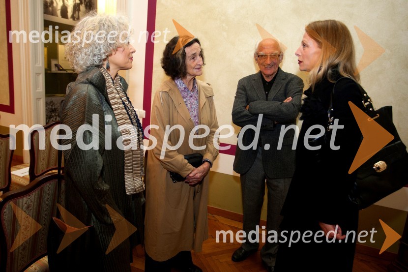  Alja Predan, umetniška direktorica Festivala Borštnikovo srečanje;  Ivanka Mežan, igralka;  ... ;  Nataša  Matješec Rošker,  igralka50. Borštnikovo srečanje, otvoritev razstave in festivala