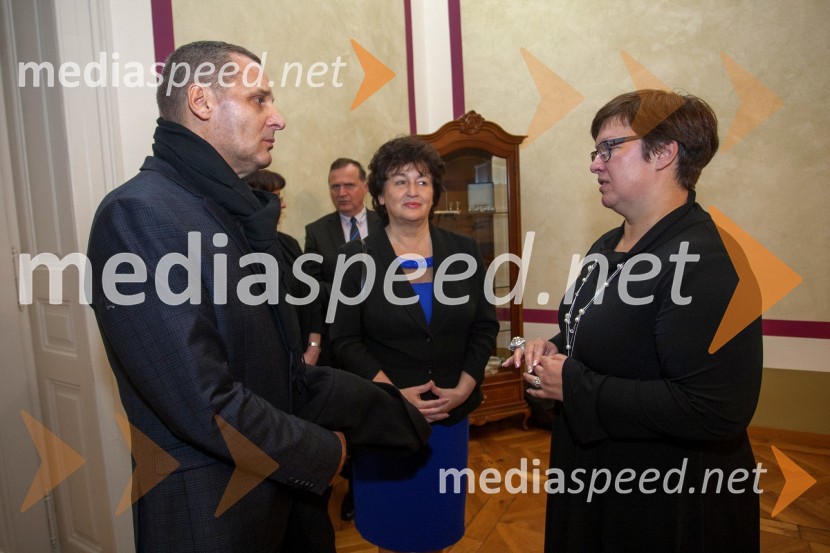  Danilo Rošker, direktor SNG Maribor; mag. Julijana Bizjak Mlakar, ministrica za kulturo; dr. Aleksandra  Berberih Slana, direktorica Muzeja narodne osvoboditve Maribor50. Borštnikovo srečanje, otvoritev razstave in festivala