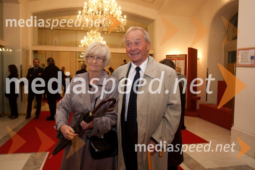  Renata Križman; prof. dr. Alojz Križman, Častni občan mesta Maribor, nekdanji župan mestna Maribor, nekdanji rektor UM50. Borštnikovo srečanje, otvoritev razstave in festivala