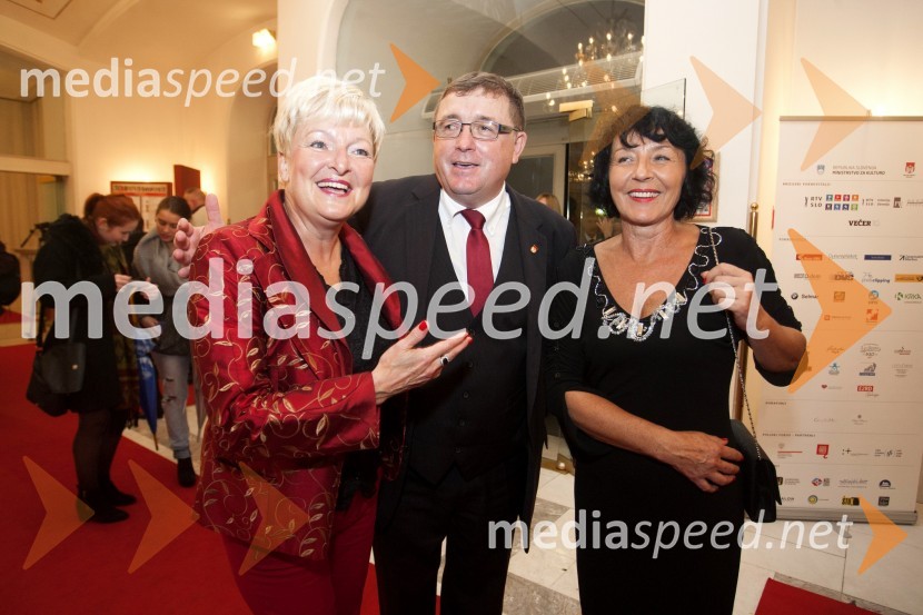  Irena Polak Fištravec; dr. Andrej Fištravec, župan, Mestna občina Maribor;  Jelka Černivec, podžupanja Mestne občine Maribor50. Borštnikovo srečanje, otvoritev razstave in festivala