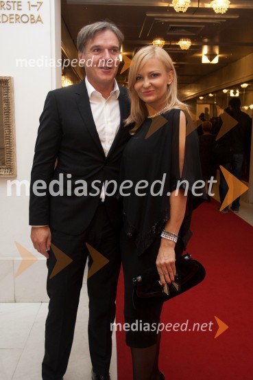 mag. David Kastelic, predsednik uprave, Zavarovalnica Maribor d.d.; dr. Jerneja Jager, izvršna direktorica divizije Modiana, Mercator d.d.50. Borštnikovo srečanje, otvoritev razstave in festivala