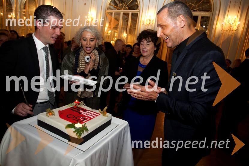  David  Vasiljevič, VSGT Maribor;  Alja Predan, umetniška direktorica Festivala Borštnikovo srečanje; mag. Julijana Bizjak Mlakar, ministrica za kulturo;  Danilo Rošker, direktor SNG Maribor50. Borštnikovo srečanje, otvoritev razstave in festivala