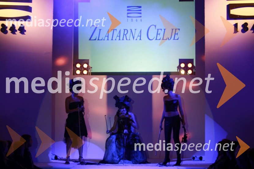 Violinistke iz Novega Sada (Srbija)Modna revija nakita Zlatarne Celje
